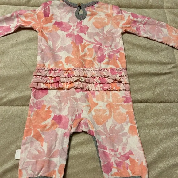 NWOT Burt’s Bees Baby Girl Bundle - Picture 5 of 9